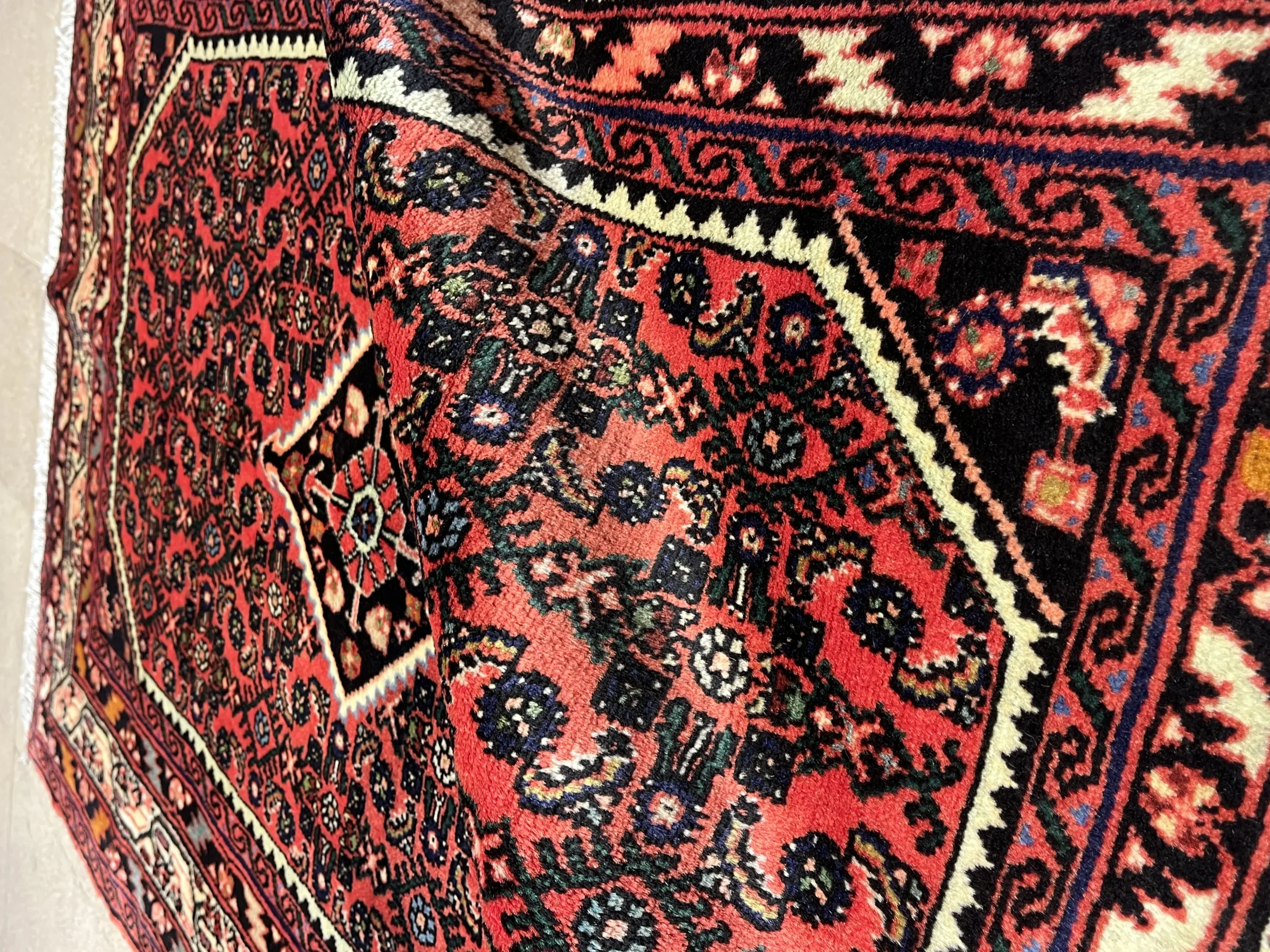فرش ماشینی انجلاس همدان (1.5 متری)